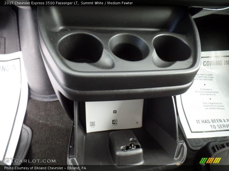 Summit White / Medium Pewter 2017 Chevrolet Express 3500 Passenger LT