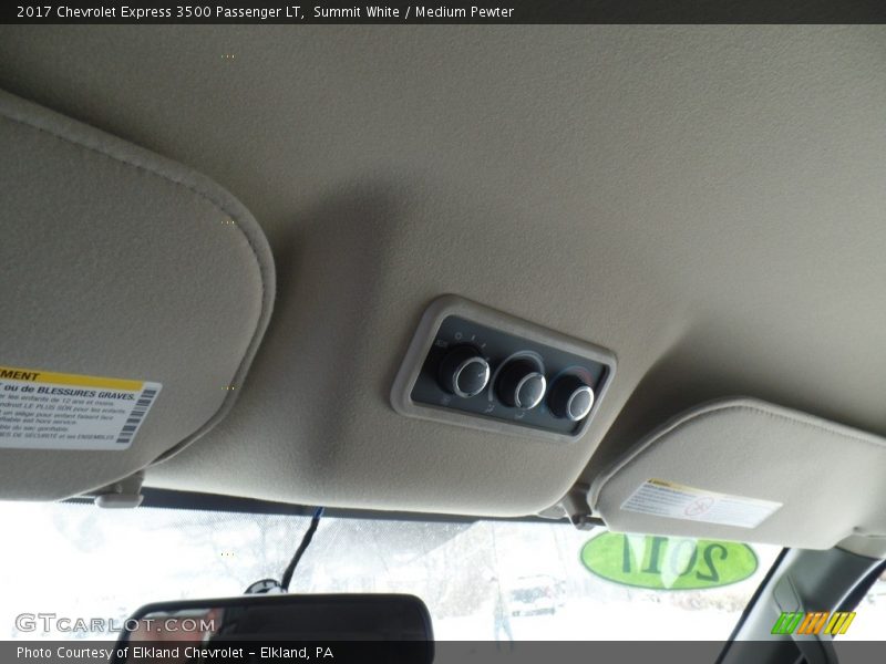 Summit White / Medium Pewter 2017 Chevrolet Express 3500 Passenger LT