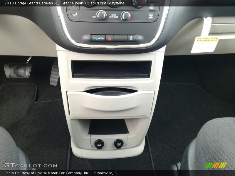 Granite Pearl / Black/Light Graystone 2018 Dodge Grand Caravan SE