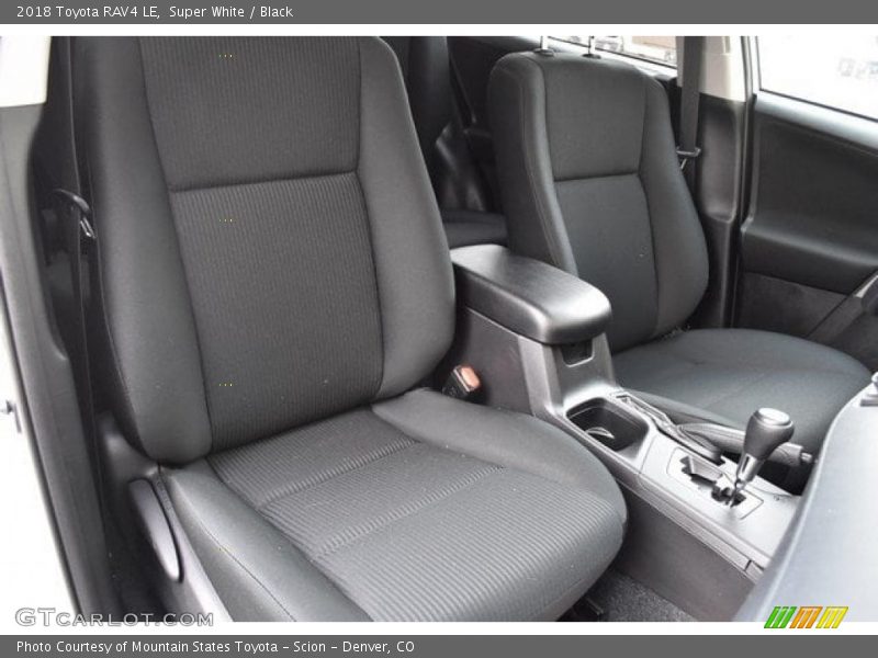 Super White / Black 2018 Toyota RAV4 LE