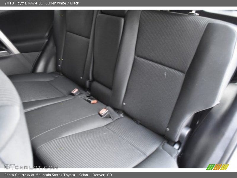Super White / Black 2018 Toyota RAV4 LE