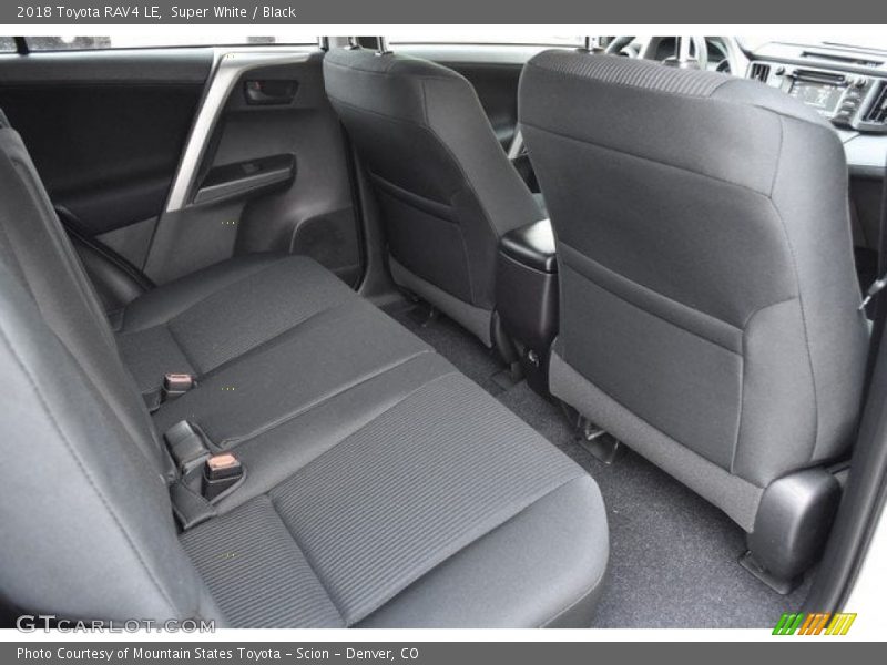 Super White / Black 2018 Toyota RAV4 LE