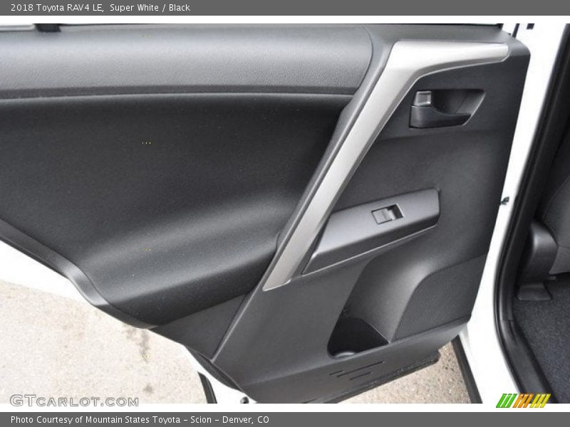 Super White / Black 2018 Toyota RAV4 LE