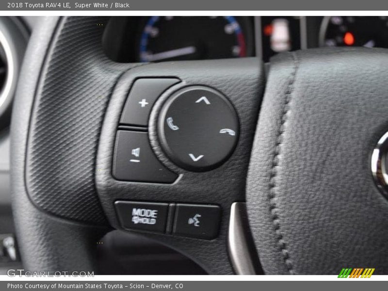 Super White / Black 2018 Toyota RAV4 LE