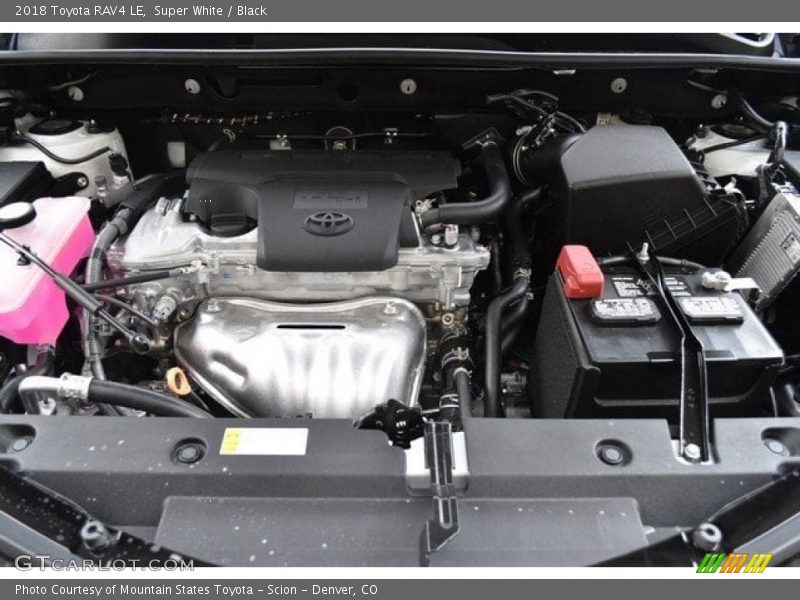 Super White / Black 2018 Toyota RAV4 LE
