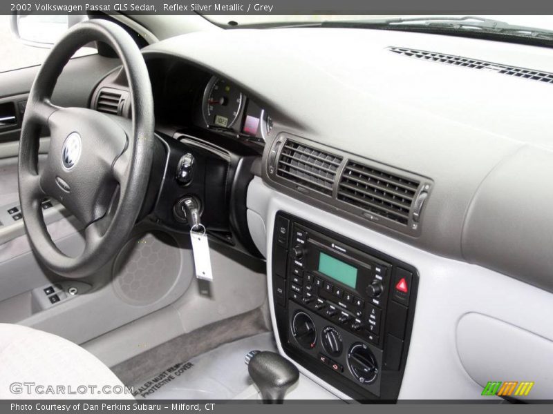 Reflex Silver Metallic / Grey 2002 Volkswagen Passat GLS Sedan