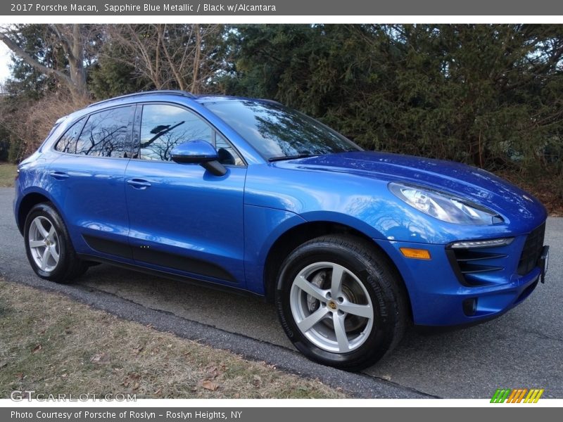 Front 3/4 View of 2017 Macan 