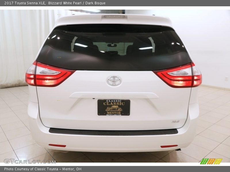 Blizzard White Pearl / Dark Bisque 2017 Toyota Sienna XLE