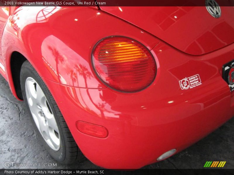 Uni Red / Cream 2003 Volkswagen New Beetle GLS Coupe