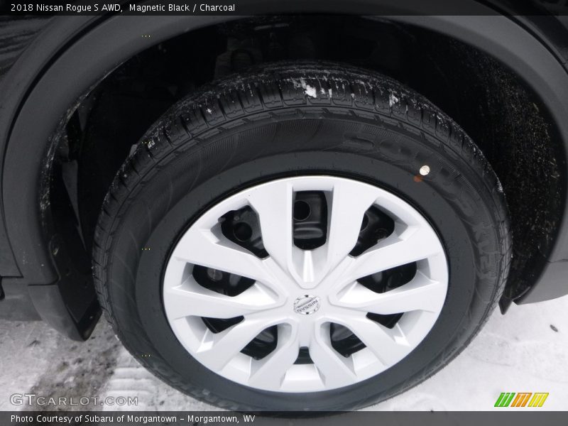 Magnetic Black / Charcoal 2018 Nissan Rogue S AWD