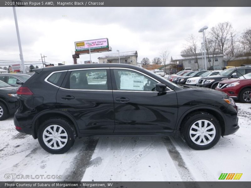 Magnetic Black / Charcoal 2018 Nissan Rogue S AWD