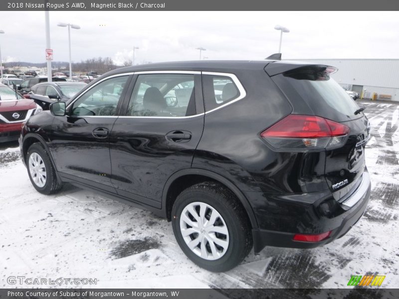 Magnetic Black / Charcoal 2018 Nissan Rogue S AWD