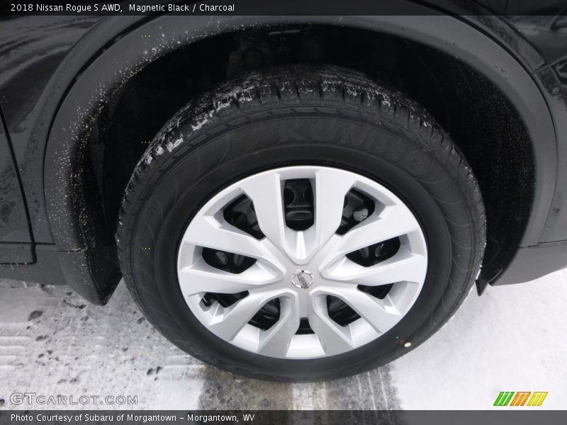 Magnetic Black / Charcoal 2018 Nissan Rogue S AWD