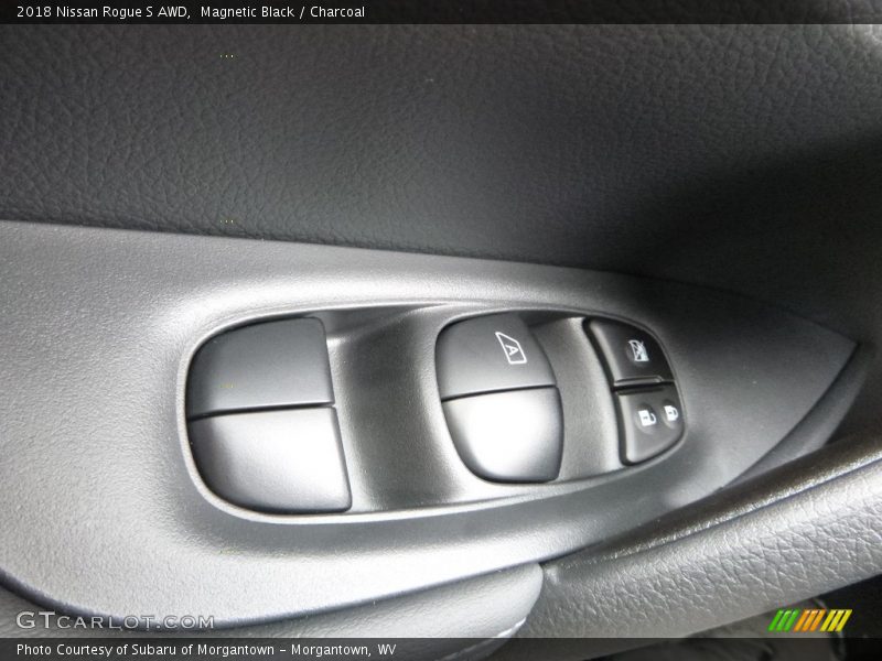 Magnetic Black / Charcoal 2018 Nissan Rogue S AWD
