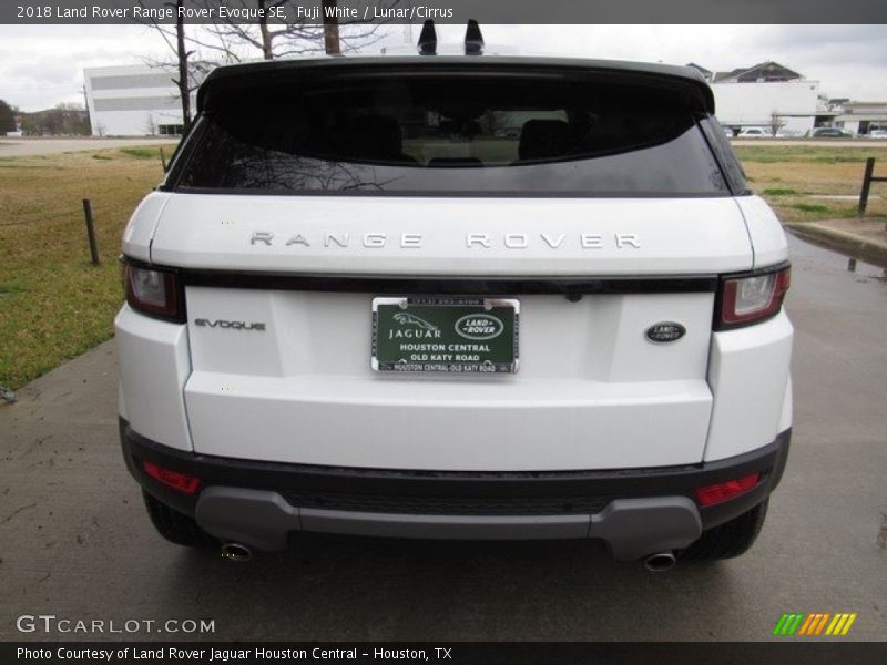 Fuji White / Lunar/Cirrus 2018 Land Rover Range Rover Evoque SE