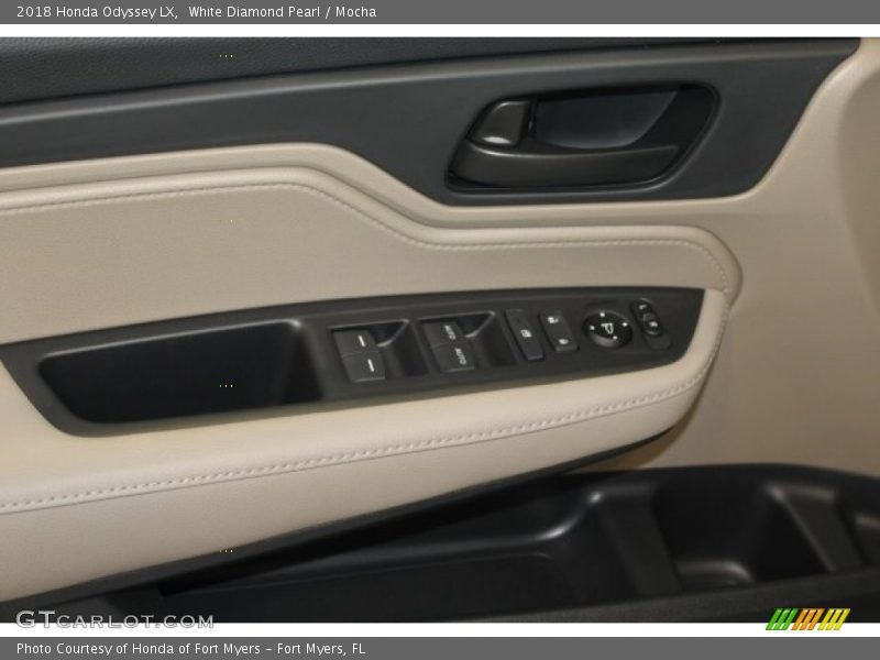 White Diamond Pearl / Mocha 2018 Honda Odyssey LX