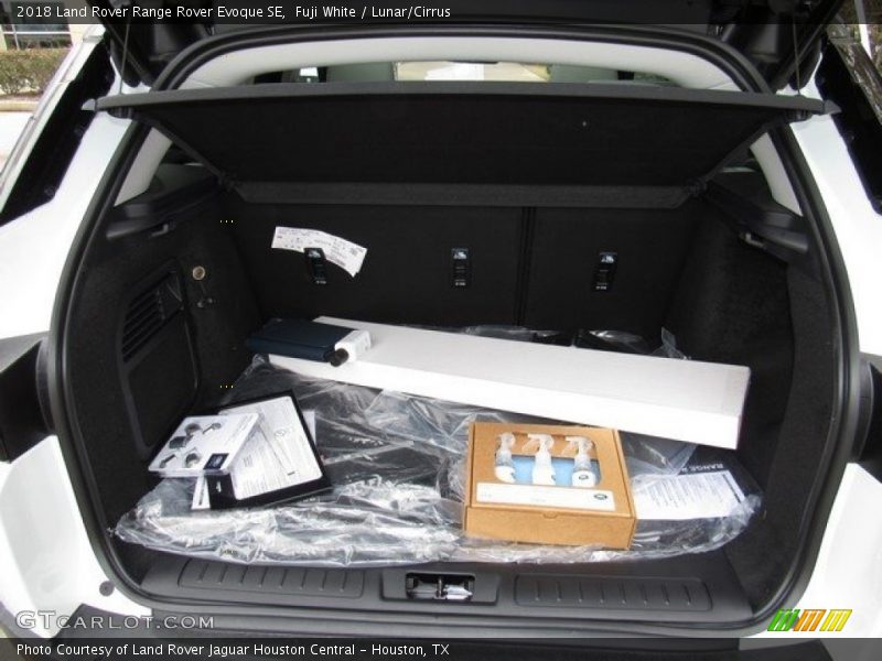 Fuji White / Lunar/Cirrus 2018 Land Rover Range Rover Evoque SE