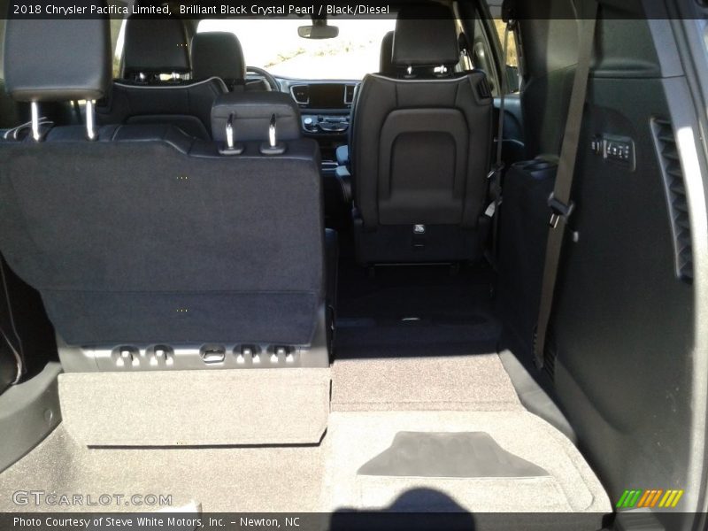 Brilliant Black Crystal Pearl / Black/Diesel 2018 Chrysler Pacifica Limited