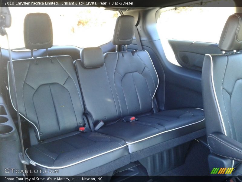 Brilliant Black Crystal Pearl / Black/Diesel 2018 Chrysler Pacifica Limited