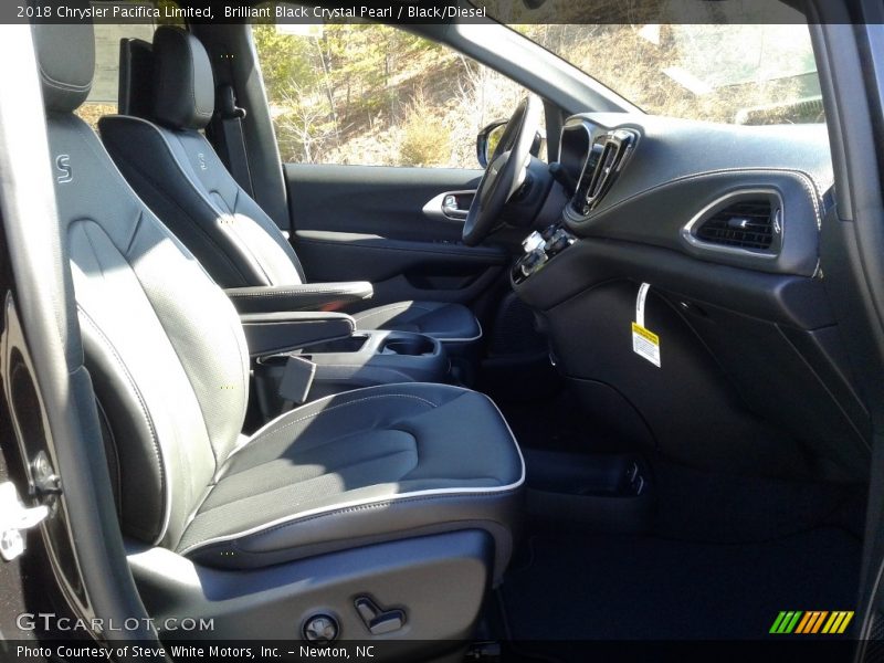 Brilliant Black Crystal Pearl / Black/Diesel 2018 Chrysler Pacifica Limited