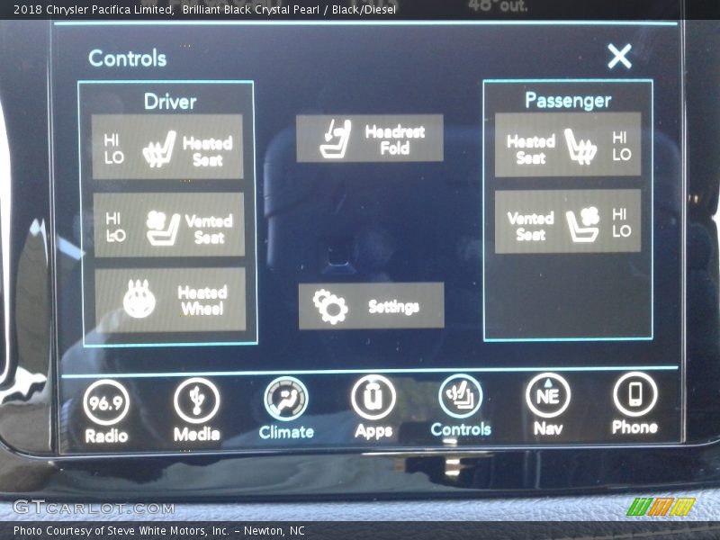Brilliant Black Crystal Pearl / Black/Diesel 2018 Chrysler Pacifica Limited