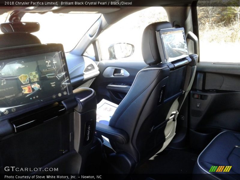 Brilliant Black Crystal Pearl / Black/Diesel 2018 Chrysler Pacifica Limited