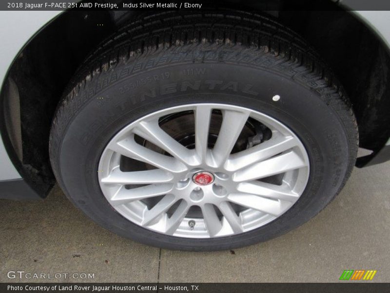 Indus Silver Metallic / Ebony 2018 Jaguar F-PACE 25t AWD Prestige