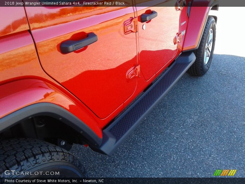 Firecracker Red / Black 2018 Jeep Wrangler Unlimited Sahara 4x4
