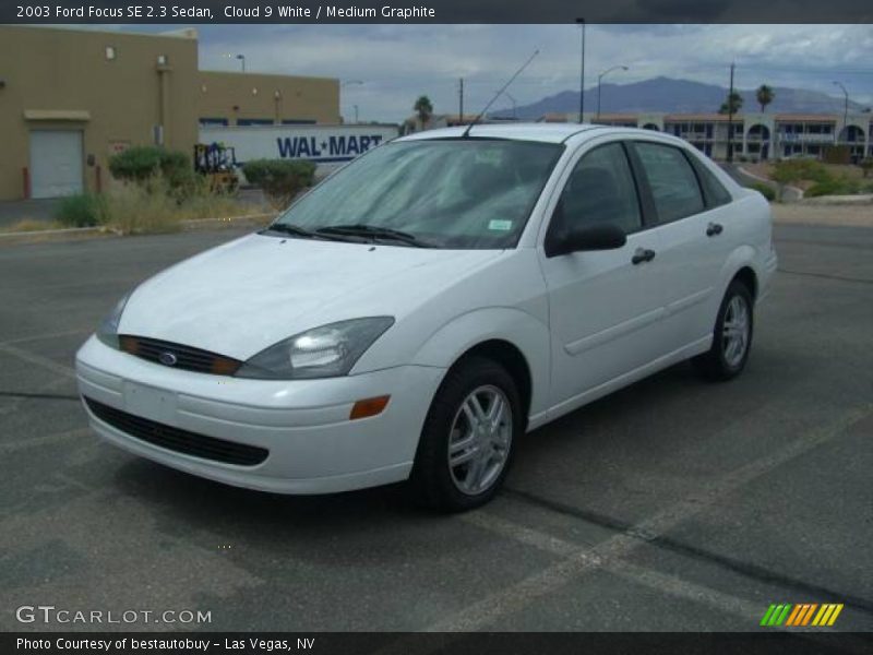 Cloud 9 White / Medium Graphite 2003 Ford Focus SE 2.3 Sedan
