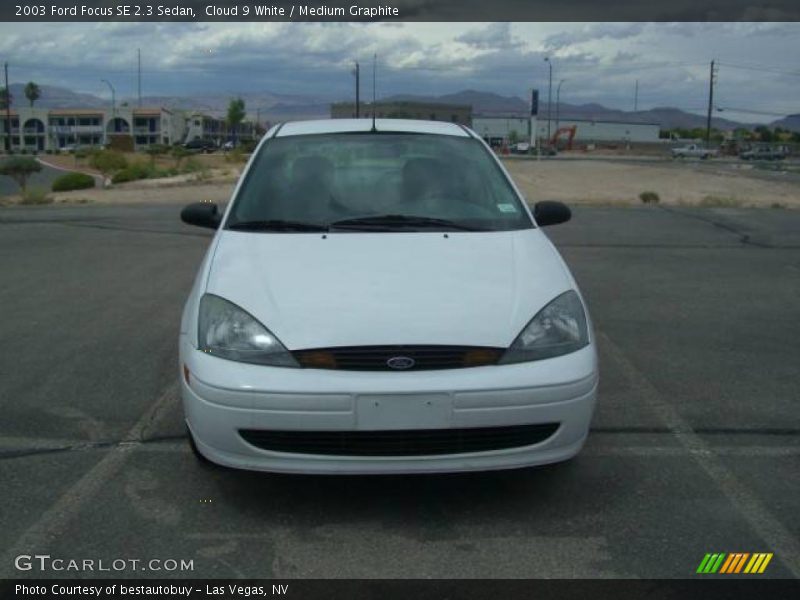 Cloud 9 White / Medium Graphite 2003 Ford Focus SE 2.3 Sedan