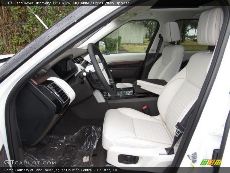 Fuji White / Light Oyster/Espresso 2018 Land Rover Discovery HSE Luxury