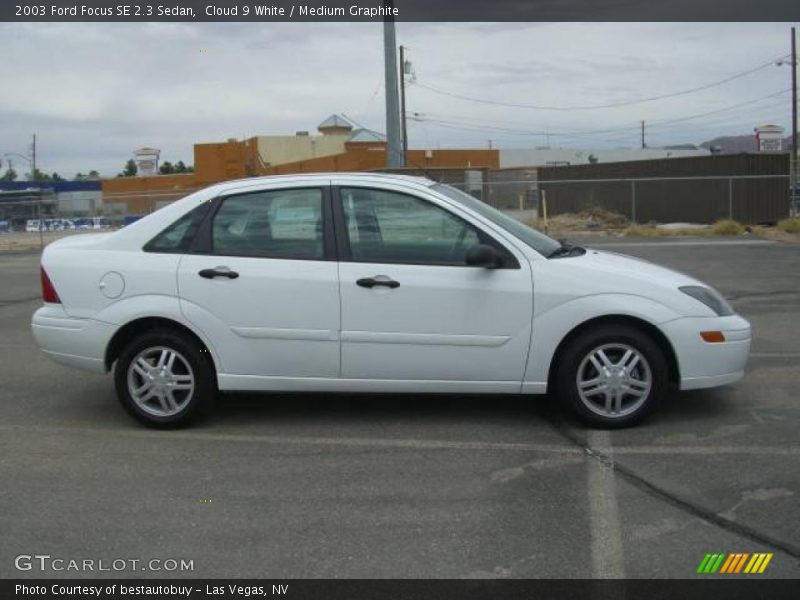 Cloud 9 White / Medium Graphite 2003 Ford Focus SE 2.3 Sedan