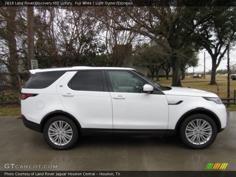Fuji White / Light Oyster/Espresso 2018 Land Rover Discovery HSE Luxury