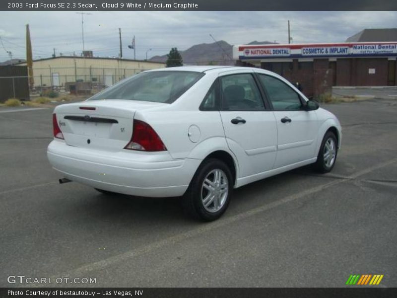 Cloud 9 White / Medium Graphite 2003 Ford Focus SE 2.3 Sedan