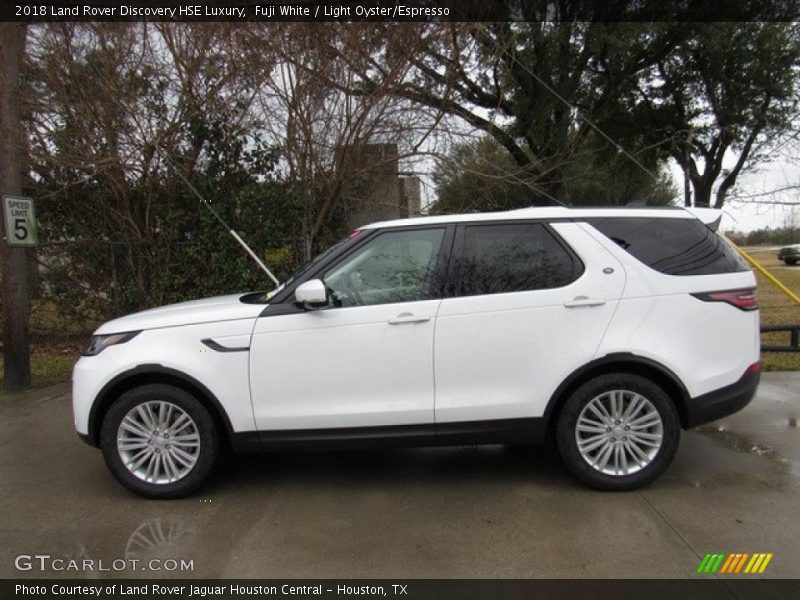Fuji White / Light Oyster/Espresso 2018 Land Rover Discovery HSE Luxury