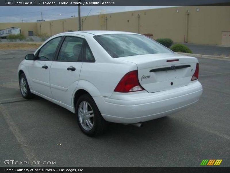 Cloud 9 White / Medium Graphite 2003 Ford Focus SE 2.3 Sedan