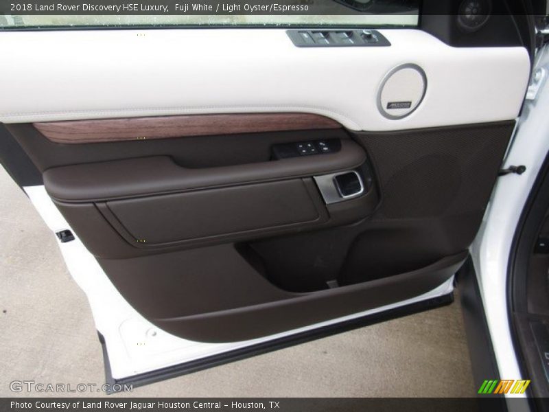 Fuji White / Light Oyster/Espresso 2018 Land Rover Discovery HSE Luxury