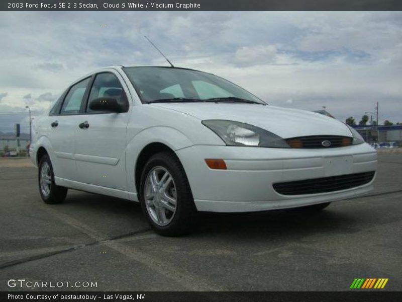 Cloud 9 White / Medium Graphite 2003 Ford Focus SE 2.3 Sedan