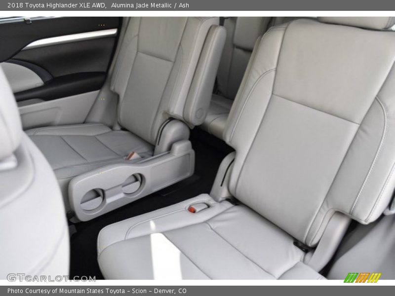Alumina Jade Metallic / Ash 2018 Toyota Highlander XLE AWD
