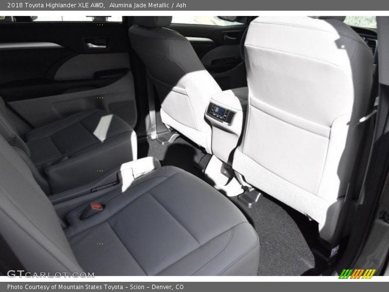 Alumina Jade Metallic / Ash 2018 Toyota Highlander XLE AWD