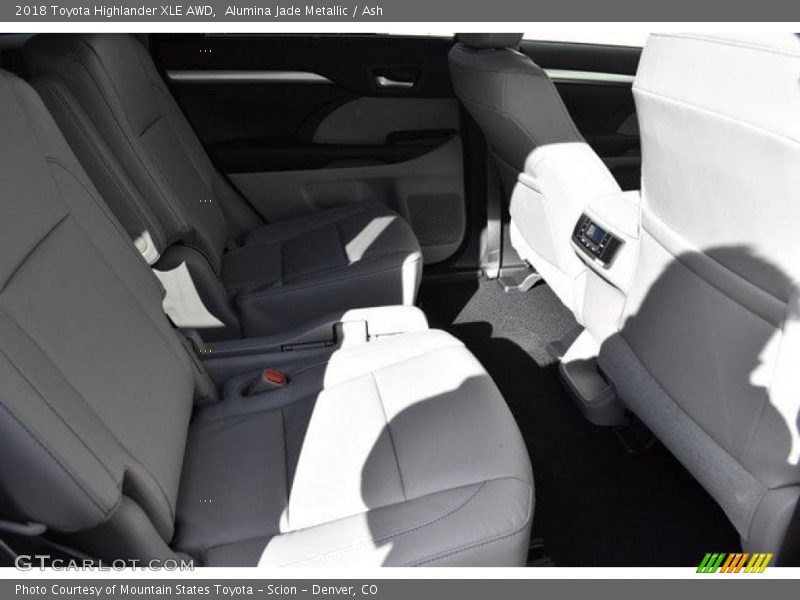 Alumina Jade Metallic / Ash 2018 Toyota Highlander XLE AWD