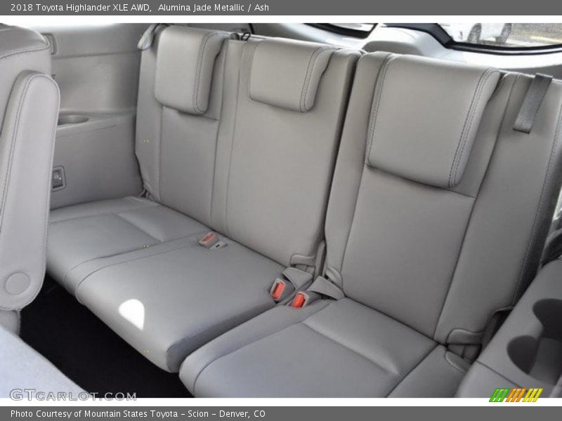 Alumina Jade Metallic / Ash 2018 Toyota Highlander XLE AWD