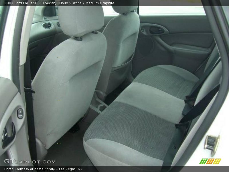 Cloud 9 White / Medium Graphite 2003 Ford Focus SE 2.3 Sedan
