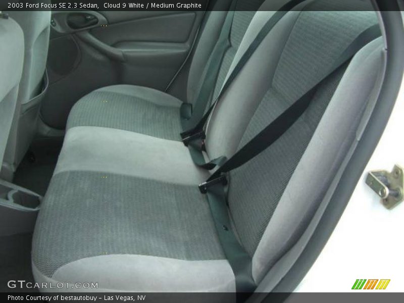 Cloud 9 White / Medium Graphite 2003 Ford Focus SE 2.3 Sedan