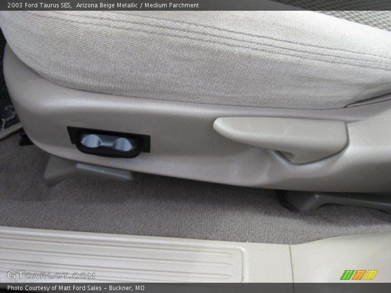 Arizona Beige Metallic / Medium Parchment 2003 Ford Taurus SES