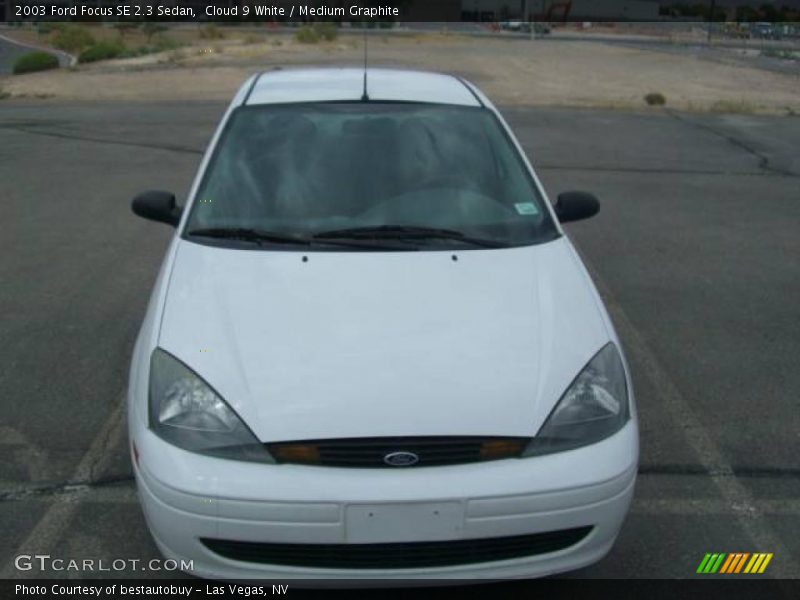Cloud 9 White / Medium Graphite 2003 Ford Focus SE 2.3 Sedan