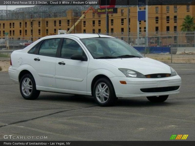 Cloud 9 White / Medium Graphite 2003 Ford Focus SE 2.3 Sedan