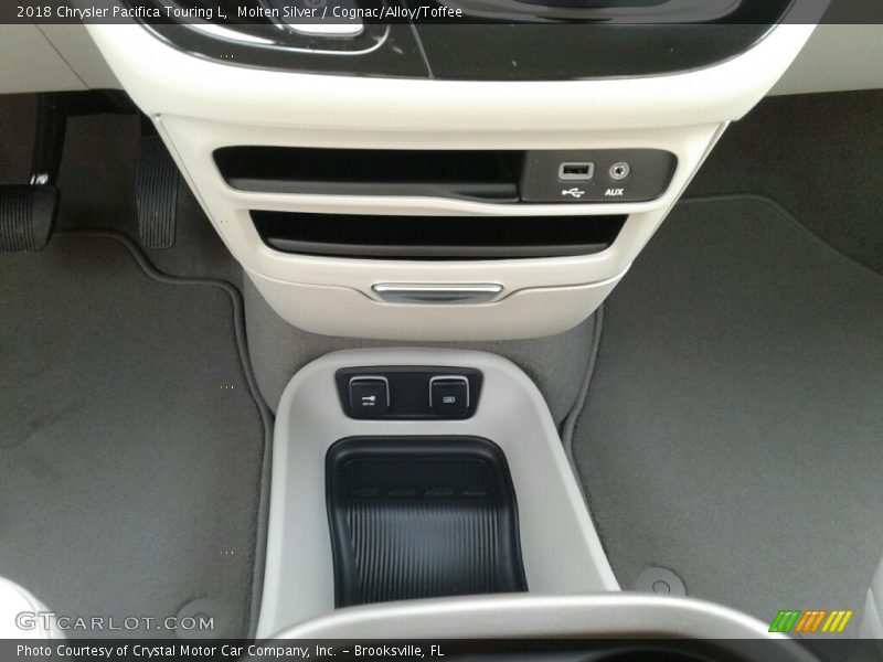 Molten Silver / Cognac/Alloy/Toffee 2018 Chrysler Pacifica Touring L