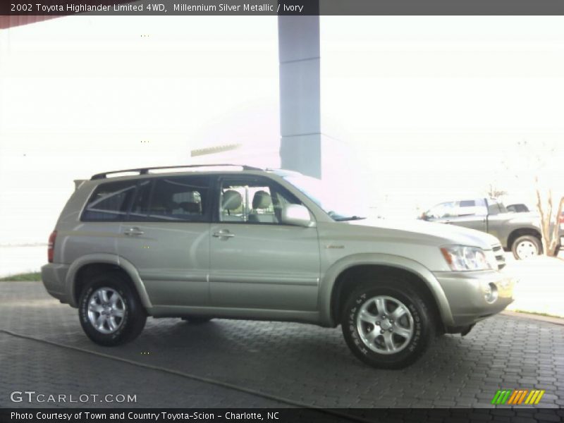 Millennium Silver Metallic / Ivory 2002 Toyota Highlander Limited 4WD
