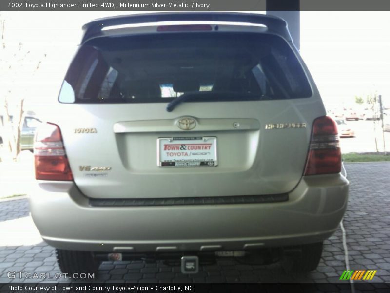 Millennium Silver Metallic / Ivory 2002 Toyota Highlander Limited 4WD